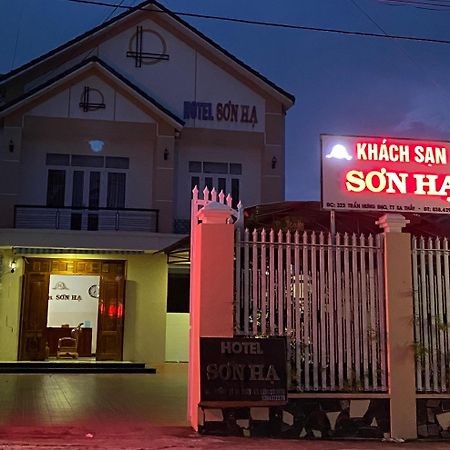 Khach San Son Ha Hotell Tỉnh Kontum Eksteriør bilde