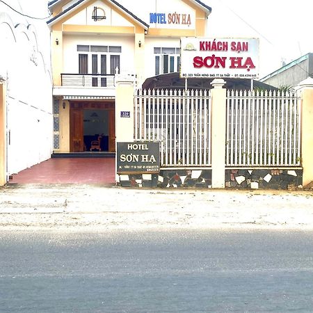 Khach San Son Ha Hotell Tỉnh Kontum Eksteriør bilde