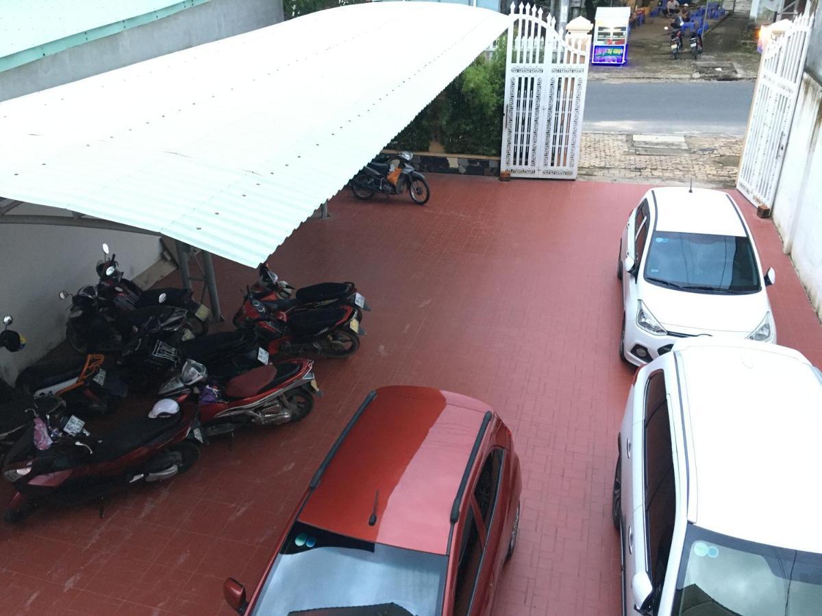 Khach San Son Ha Hotell Tỉnh Kontum Eksteriør bilde