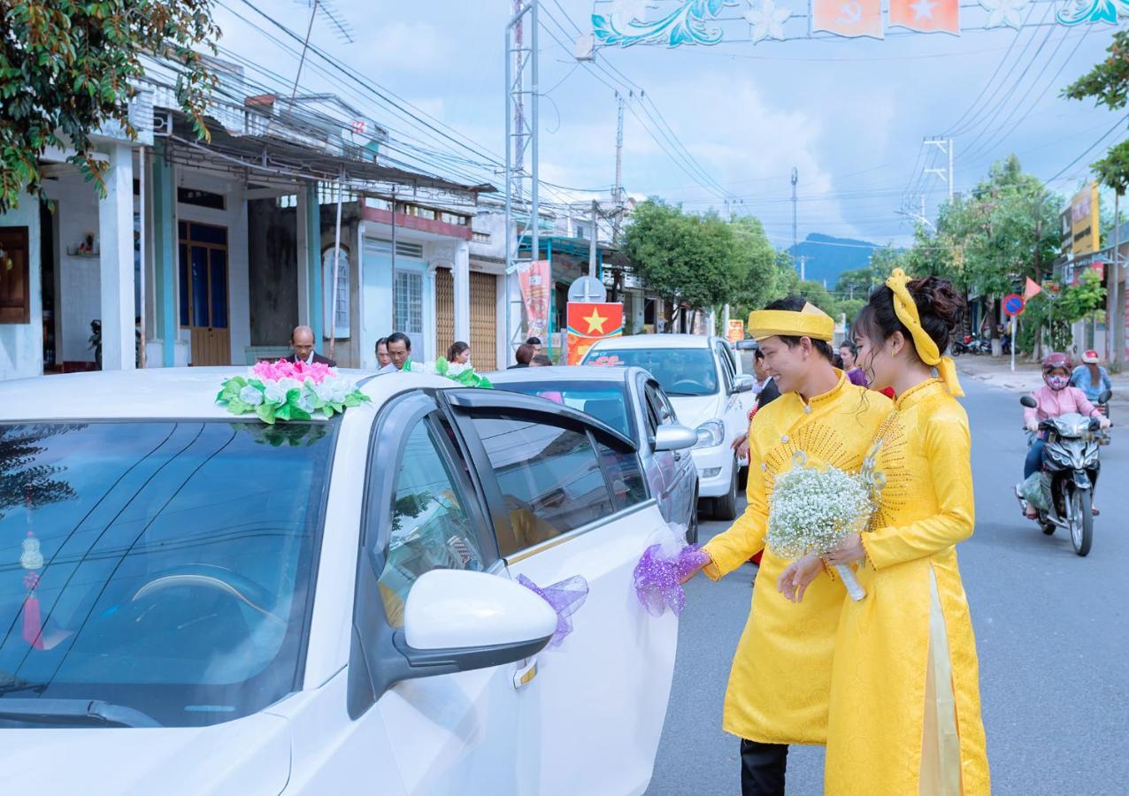 Khach San Son Ha Hotell Tỉnh Kontum Eksteriør bilde