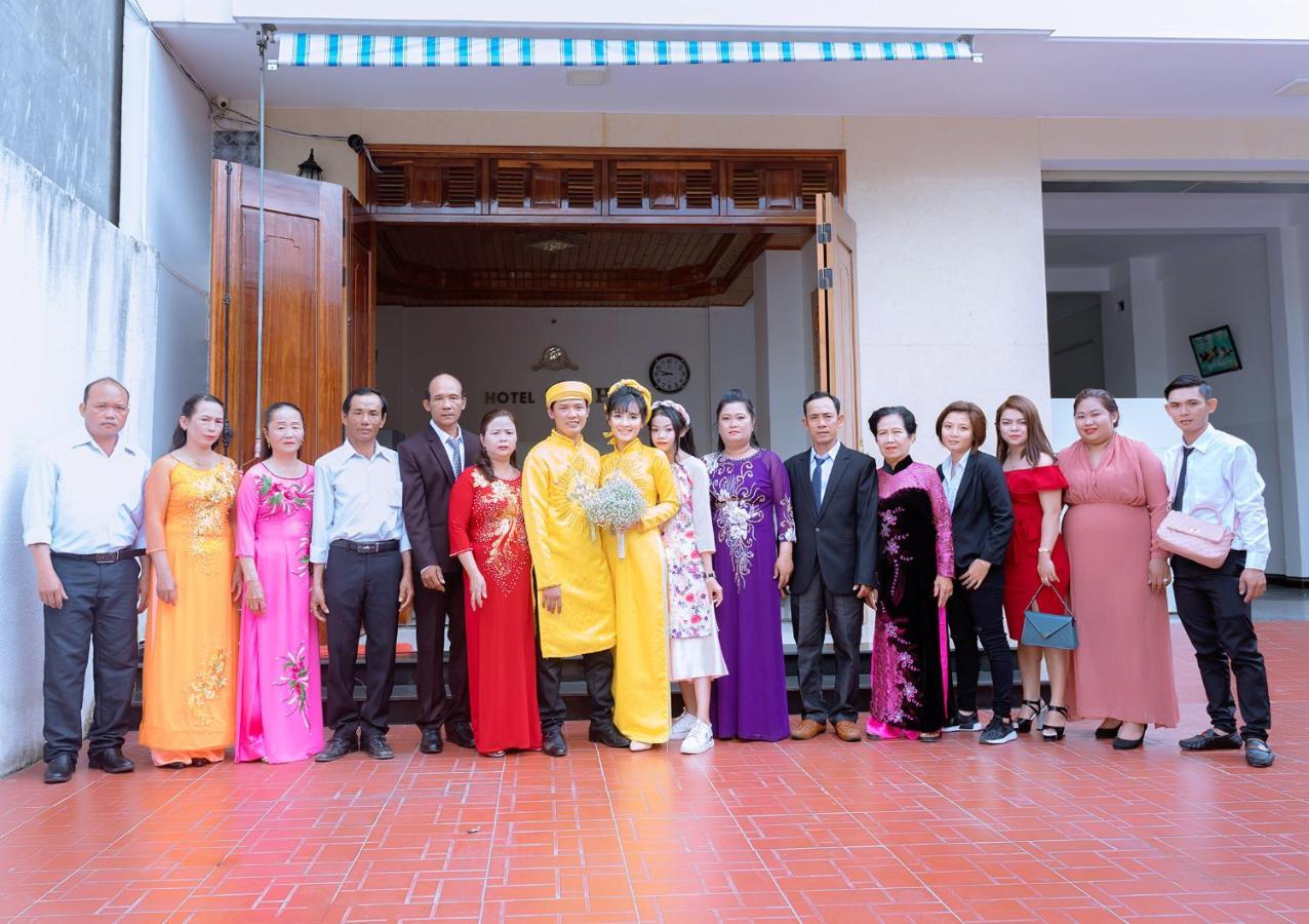 Khach San Son Ha Hotell Tỉnh Kontum Eksteriør bilde