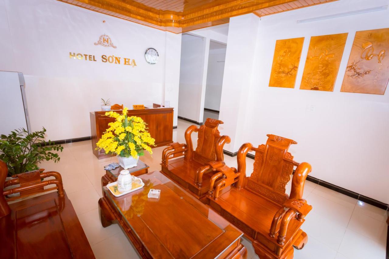 Khach San Son Ha Hotell Tỉnh Kontum Eksteriør bilde