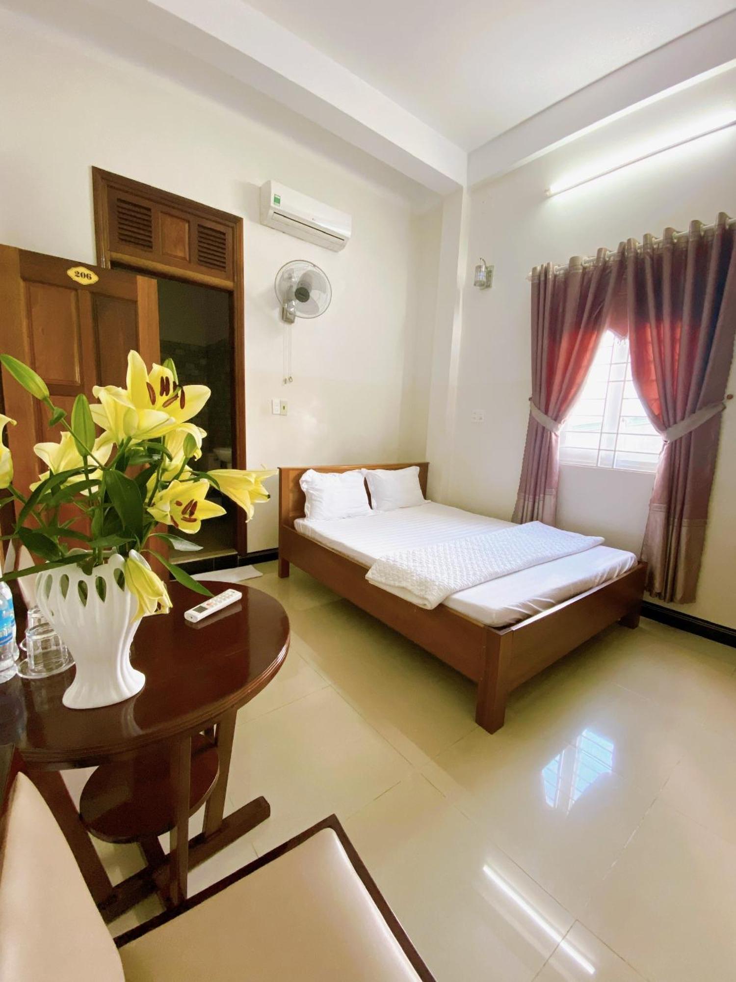 Khach San Son Ha Hotell Tỉnh Kontum Eksteriør bilde