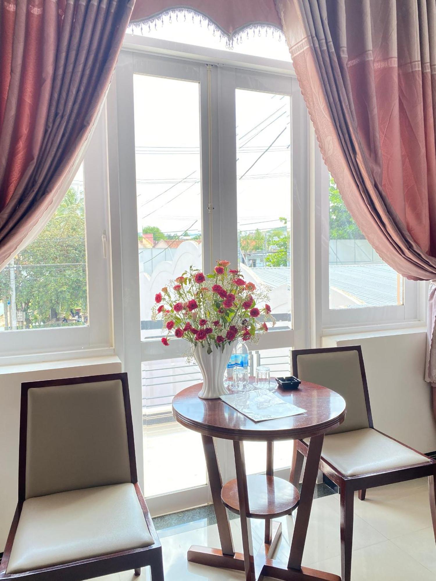 Khach San Son Ha Hotell Tỉnh Kontum Eksteriør bilde
