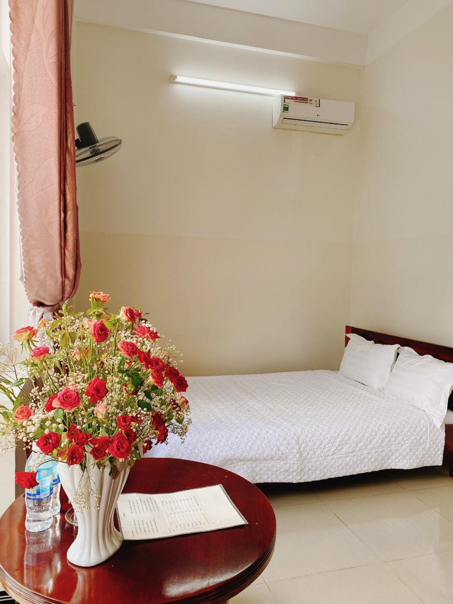 Khach San Son Ha Hotell Tỉnh Kontum Eksteriør bilde