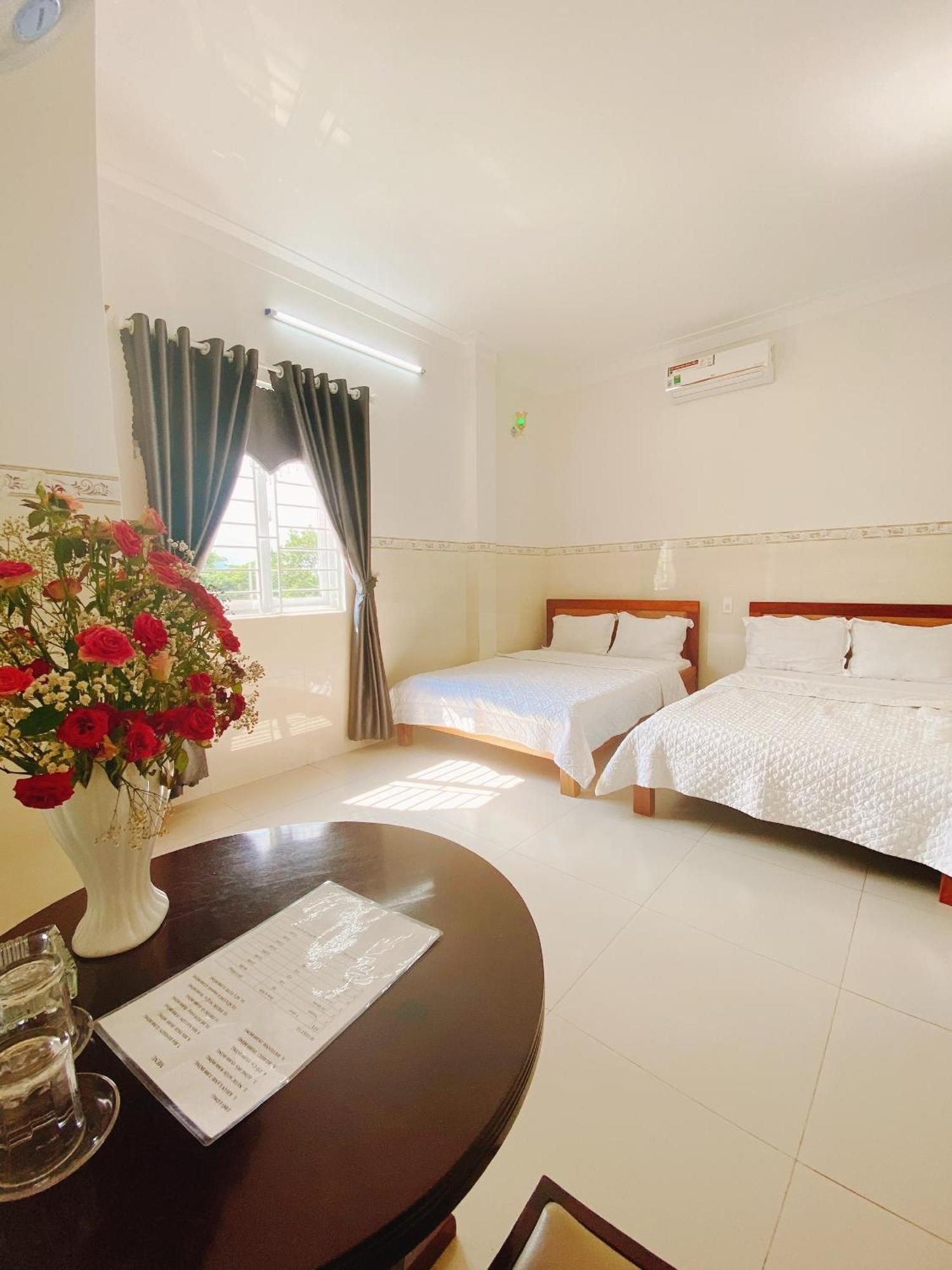 Khach San Son Ha Hotell Tỉnh Kontum Eksteriør bilde